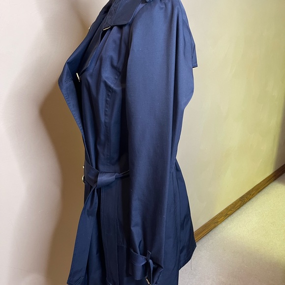 Michael Kors trench in Navy with gold hardware sz L - Picture 3 of 4